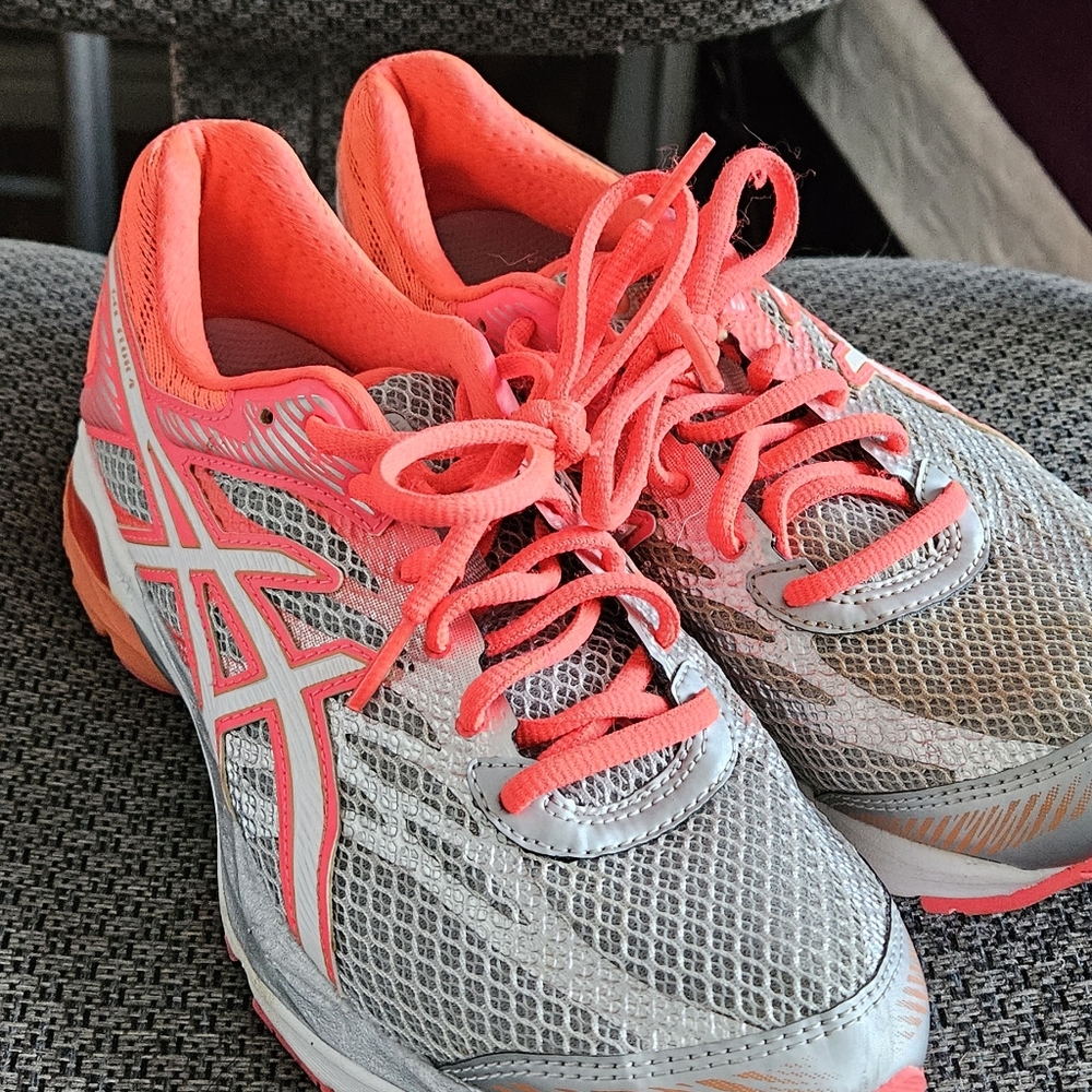 ASICS Gel Flux 4  Size: US 7.5